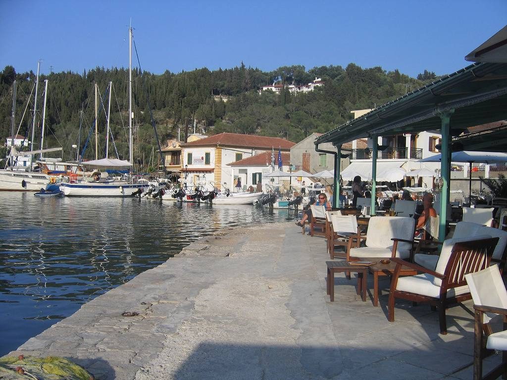 Παξοί